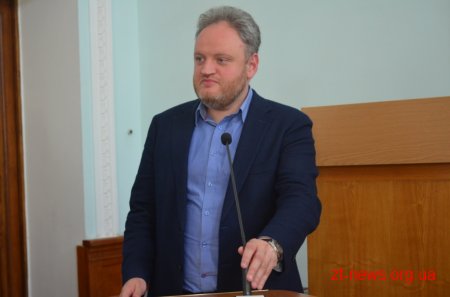 200 дітей отримали сертифікати про проходження міської програми «Уроки плавання»
