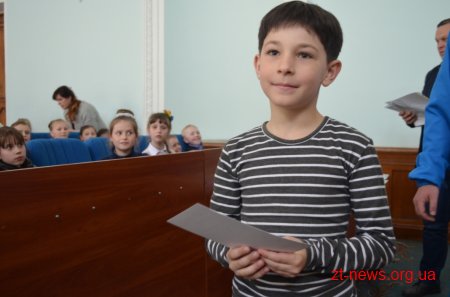 200 дітей отримали сертифікати про проходження міської програми «Уроки плавання»