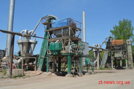 Комунальні служби міста активізували роботи з ремонту доріг