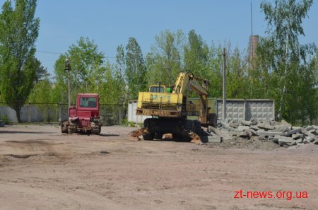 Комунальні служби міста активізували роботи з ремонту доріг
