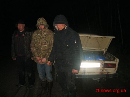 На Житомирщині на гарячому затримали крадіїв дизпалива