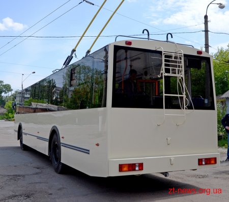 В Житомирському ТТУ показали тролейбус зібраний на 80% з нових деталей