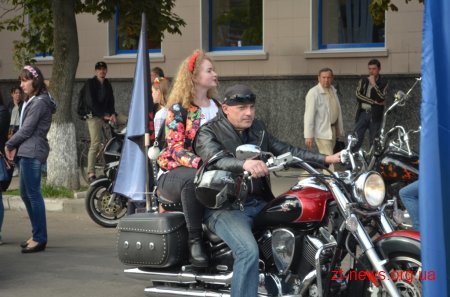 Сотні житомирян взяли участь у «Вишиваній ході»