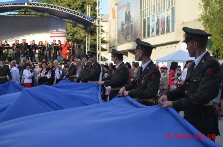 Сотні житомирян взяли участь у «Вишиваній ході»