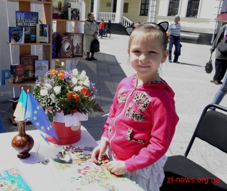 На вул. Михайлівській відбувся фестиваль національно-культурних товариств міста