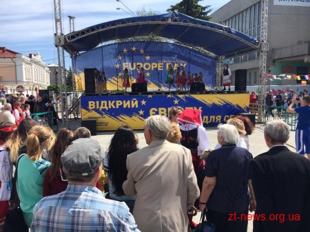 На вул. Михайлівській відбувся фестиваль національно-культурних товариств міста
