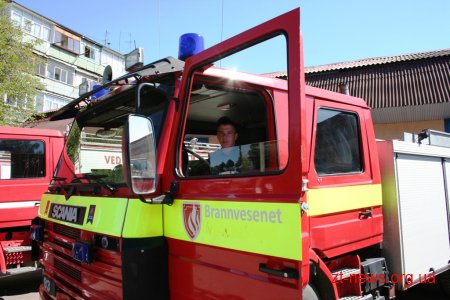 Рятувальники Житомирщини отримали 5 одиниць пожежно-рятувальної техніки