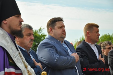 В Овручі відкрили відреставрований пам'ятник загиблим воїнам УПА