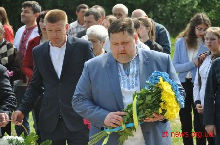 В Овручі відкрили відреставрований пам'ятник загиблим воїнам УПА
