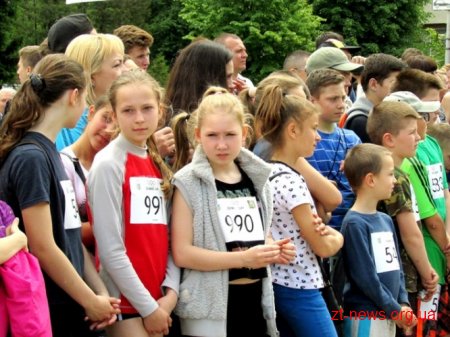 Близько 700 учасників взяли участь у змаганнях з бігу у рамках Олімпійського дня