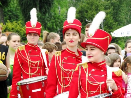 Близько 700 учасників взяли участь у змаганнях з бігу у рамках Олімпійського дня