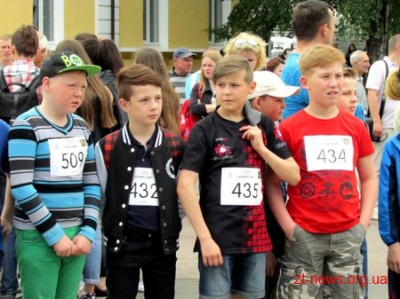 Близько 700 учасників взяли участь у змаганнях з бігу у рамках Олімпійського дня