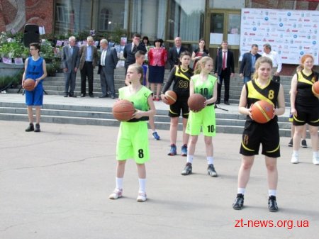 Близько 700 учасників взяли участь у змаганнях з бігу у рамках Олімпійського дня