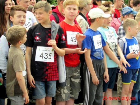 Близько 700 учасників взяли участь у змаганнях з бігу у рамках Олімпійського дня