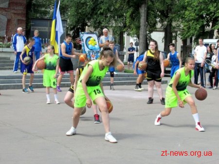 Близько 700 учасників взяли участь у змаганнях з бігу у рамках Олімпійського дня