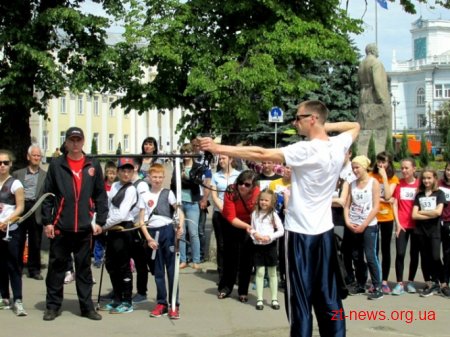 Близько 700 учасників взяли участь у змаганнях з бігу у рамках Олімпійського дня