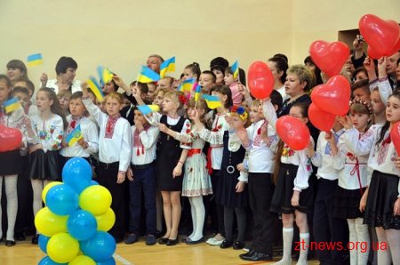 У Житомирі Марина Порошенко привітала школярів зі святом "Останнього дзвоника"