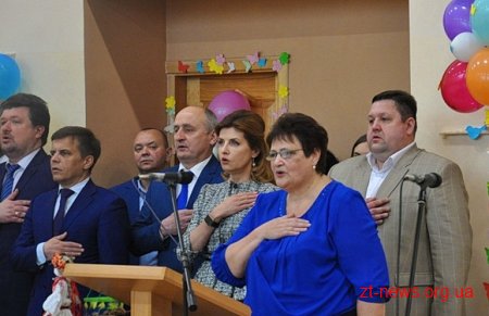 У Житомирі Марина Порошенко привітала школярів зі святом "Останнього дзвоника"