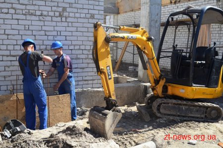 У Житомирі активними темпами ведеться будівництво гімназії та дитсадка