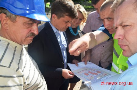 У Житомирі активними темпами ведеться будівництво гімназії та дитсадка