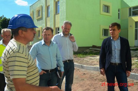 У Житомирі активними темпами ведеться будівництво гімназії та дитсадка