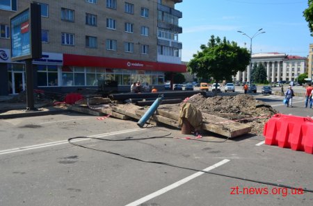 У центрі Житомира замінюють старі тепломережі