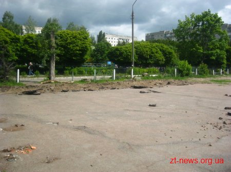 Будівельники розпочали роботи по проекту мультиспортивного майданчику поблизу ліцею №24