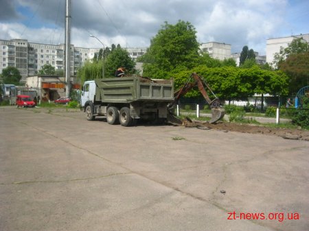 Будівельники розпочали роботи по проекту мультиспортивного майданчику поблизу ліцею №24