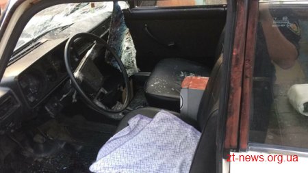 Поліцейські затримали водія Ваза, який наїхав на чоловіка з дитиною