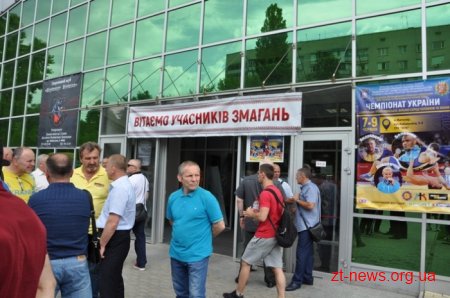 Триває чемпіонат України з вільної, греко-римської та жіночої боротьби