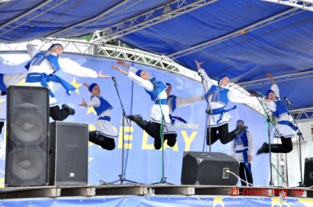 У Житомирі студенти коледжу культури і мистецтв виконували пісні мовами Європи