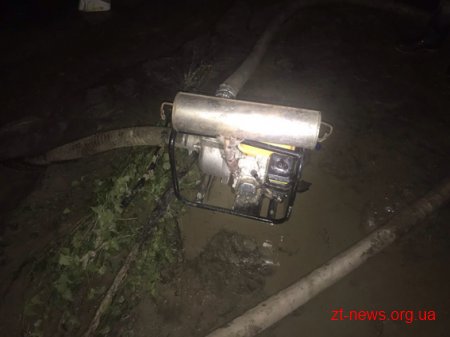 На Житомирщини рейдові групи поліції та Нацгвардії продовжують затримувати нелегальних бурштинокопачів