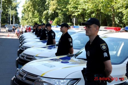 Житомирські поліцейські отримали 18 нових авто