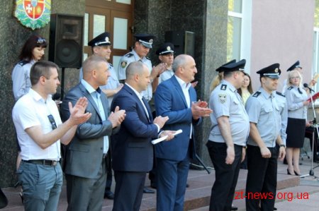 Житомирські поліцейські отримали 18 нових авто
