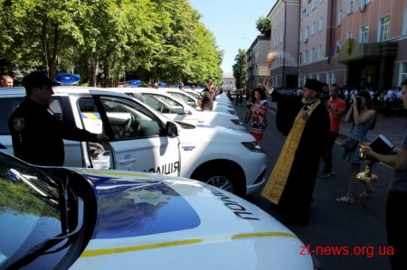 Житомирські поліцейські отримали 18 нових авто