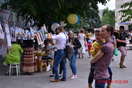 На один день вулиця Михайлівська перетворилась на «Територію ідей»