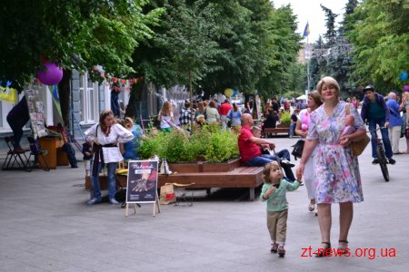 На один день вулиця Михайлівська перетворилась на «Територію ідей»