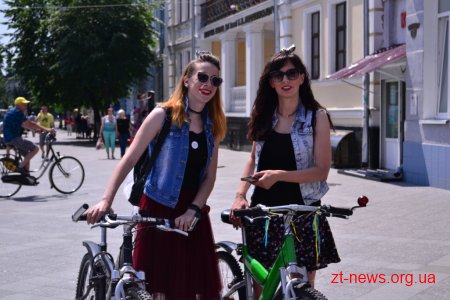 Вперше у Житомирі відбувся велопарад дівчат