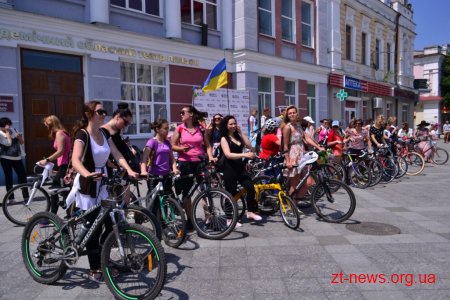 Вперше у Житомирі відбувся велопарад дівчат