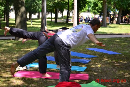 У Житомирі вперше святкували Міжнародний день йоги