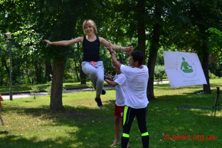 У Житомирі вперше святкували Міжнародний день йоги