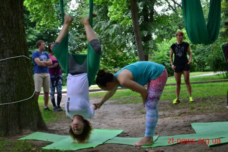 У Житомирі вперше святкували Міжнародний день йоги