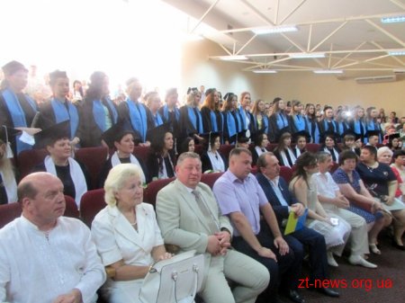 Більше 400 молодих фахівців завершили навчання у Житомирському інституті медсестринства