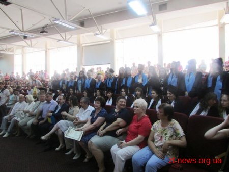 Більше 400 молодих фахівців завершили навчання у Житомирському інституті медсестринства