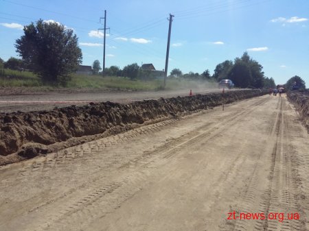Підрядна організація приступила до виконання робіт з капремонту біля села Радичі