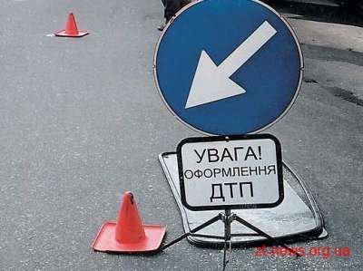 Поблизу Житомира водій мотоцикла наздогнав велосипедиста Поблизу Житомира водій мотоцикла наздогнав велосипедиста