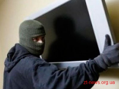 Злодій під виглядом електромонтера обкрадає оселі житомирян
