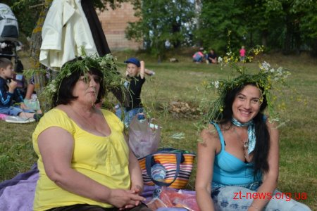 Тисячі житомирян прийшли подивитись на дійство організоване до свята Івана Купала