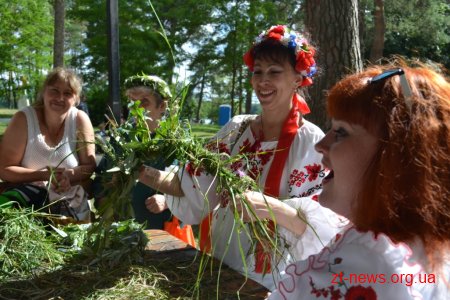 Тисячі житомирян прийшли подивитись на дійство організоване до свята Івана Купала