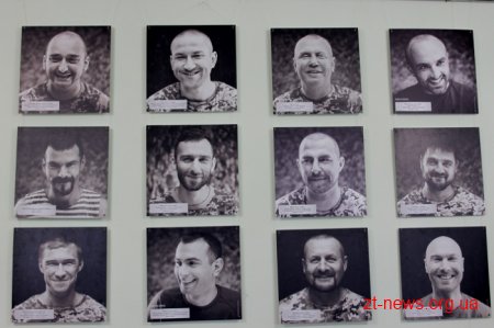 У Житомирі волонтери презентували фотопроект «Якби не війна»